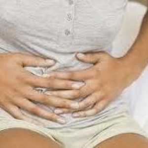 Bolesti v podbřišku u žen před menstruací, v polovině cyklu, bolesti a izolaci