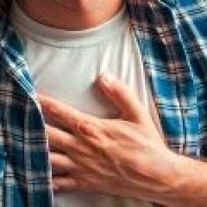 Cimptomy a léčení refluxní ezofagitidy v různých fázích